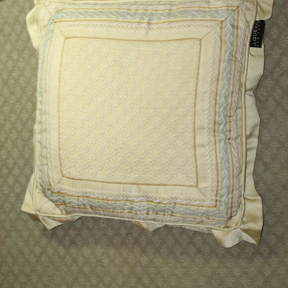 J Queen New York Queen Size Cream Mint Green Jacquard Bedspread & Pillows - Picture 5 of 7